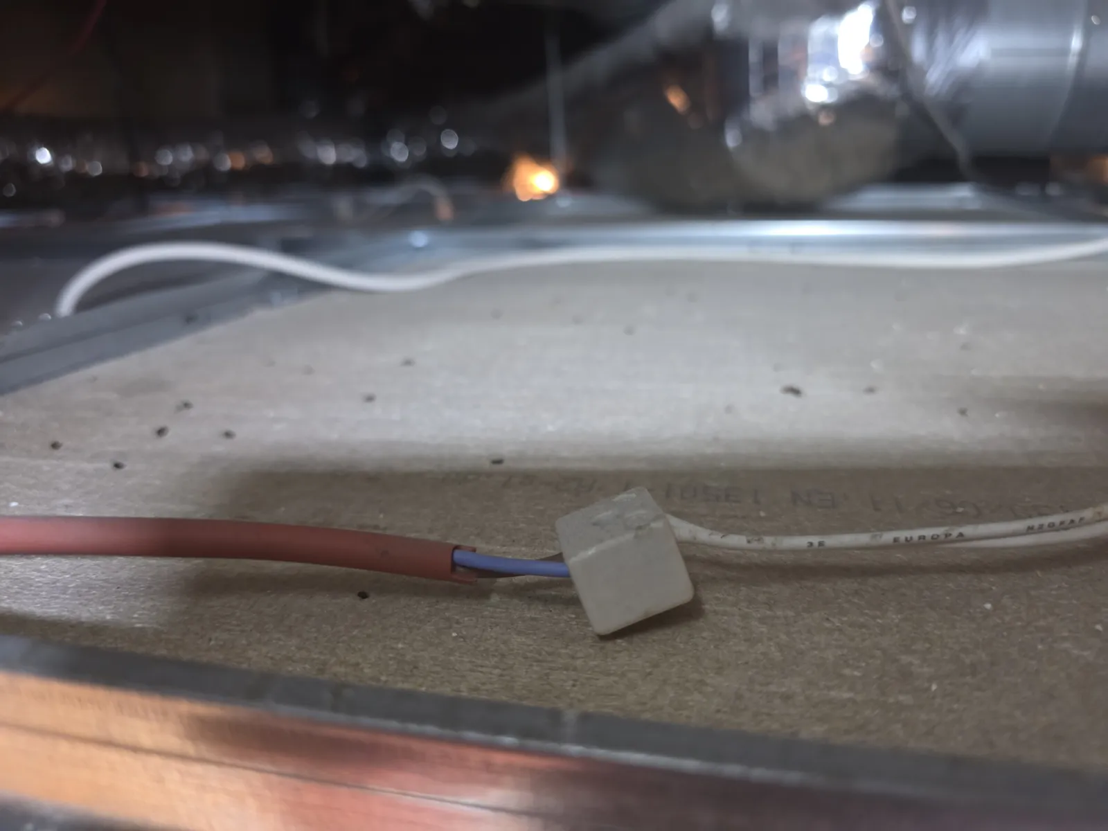Verbinding boven het systeemplafond zonder lasdoos