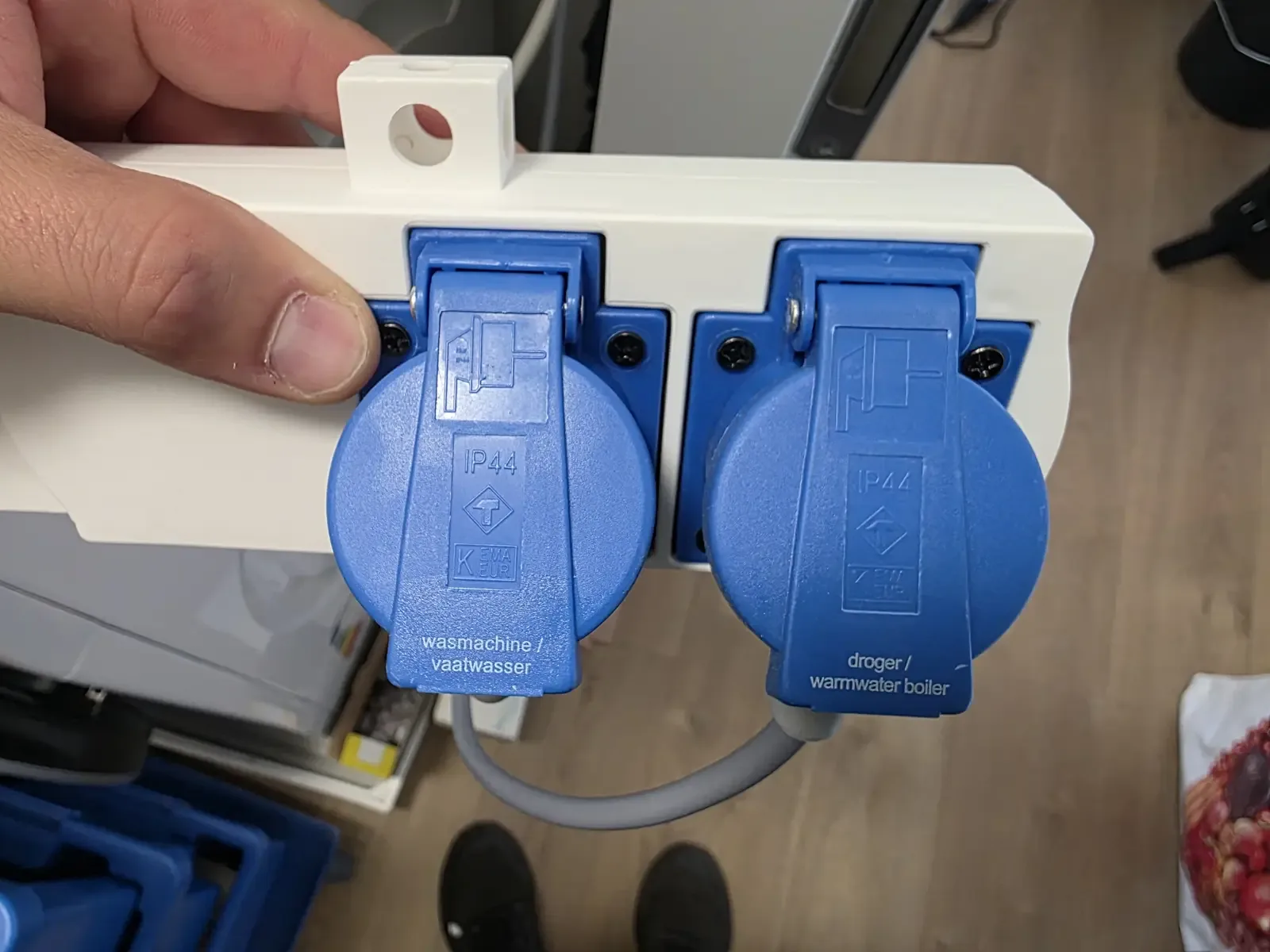 Splitter met twee contactdozen voor wasmachine en droger