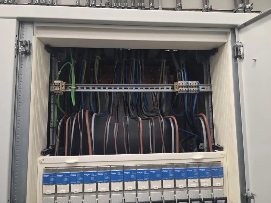 Detail van Siemens beveiligingen in nieuwe groepenkast